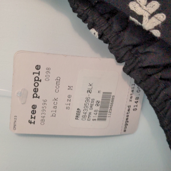 Free People Size M Black Dress with White Embroidered Flowers NWT - Picture 7 of 8